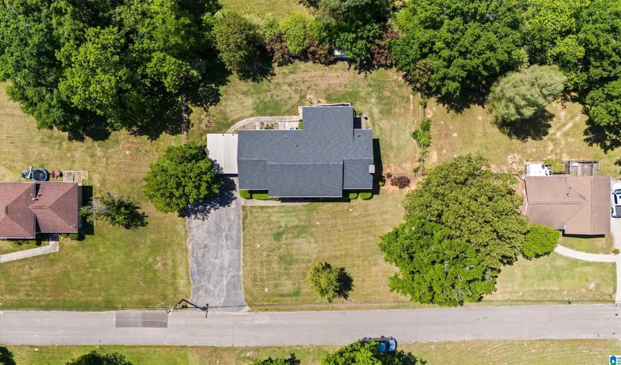 5608 LONGVIEW Dr, Adamsville, AL 35005 - 5 Beds, 3 Bath