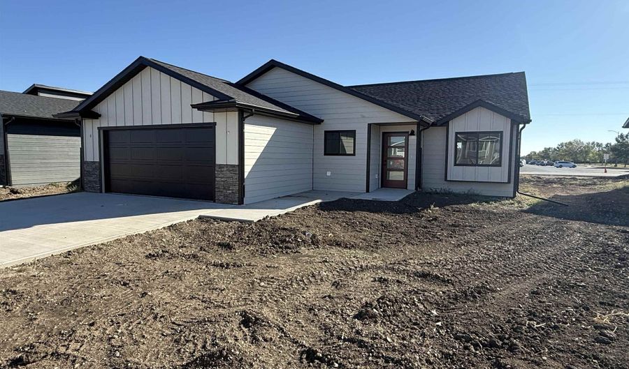 652 Eagle Ct, Box Elder, SD 57719 - 3 Beds, 2 Bath