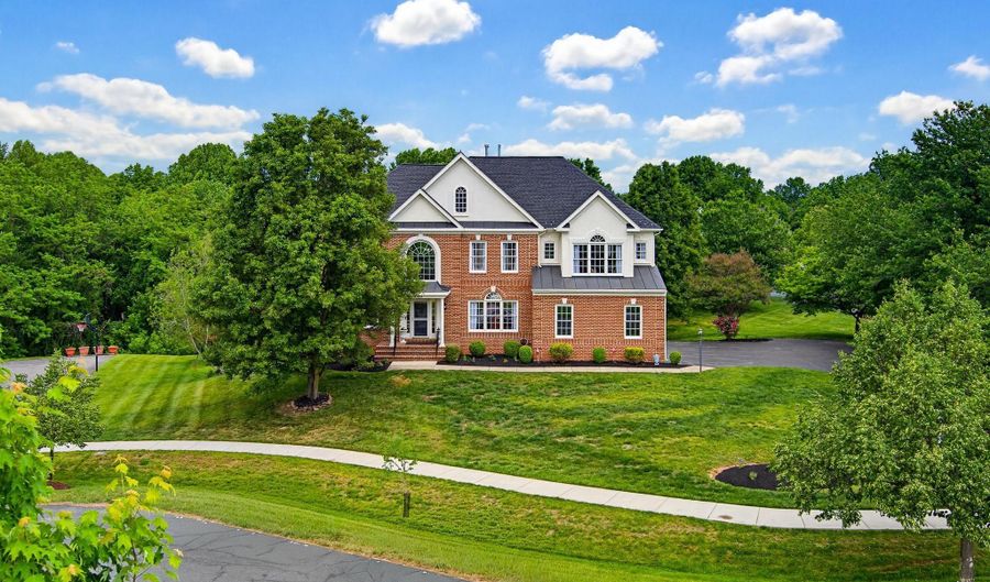 16502 HARBOUR TOWN Dr, Ashton, MD 20861 - 5 Beds, 5 Bath