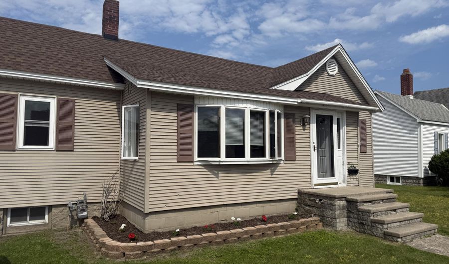 1115 River St, Alpena, MI 49707 - 3 Beds, 1 Bath