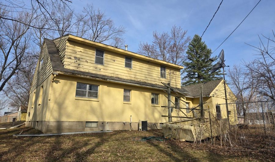 2205 Milo Ave, Albert Lea, MN 56007 - 4 Beds, 2 Bath