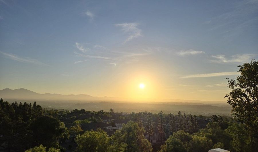 30 Groveside Dr, Aliso Viejo, CA 92656 - 5 Beds, 3 Bath