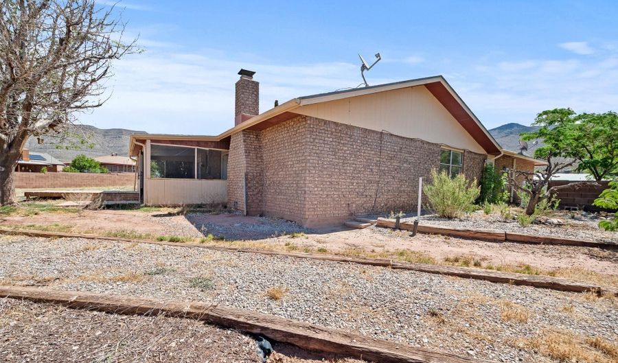 3117 Zuni Pl, Alamogordo, NM 88310 - 3 Beds, 2 Bath