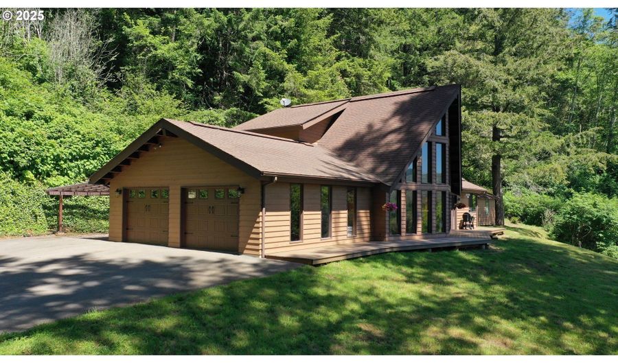 98393 E COUGAR Ln, Brookings, OR 97415 - 3 Beds, 2 Bath