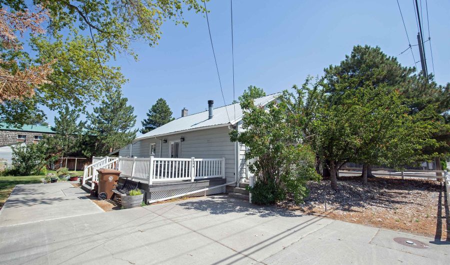 240 W Chubbuck Rd, Chubbuck, ID 83201 - 3 Beds, 1 Bath