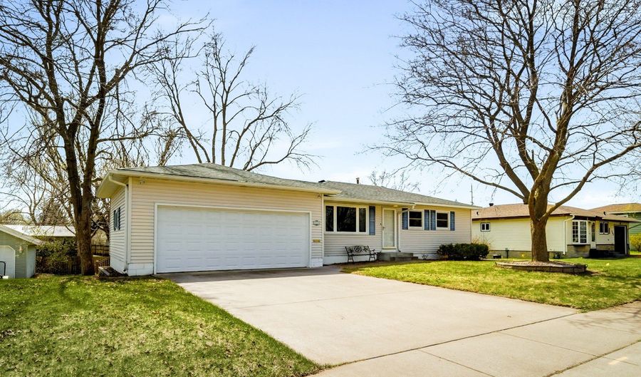 2535 Hayden Ave, Altoona, WI 54720 - 2 Beds, 2 Bath