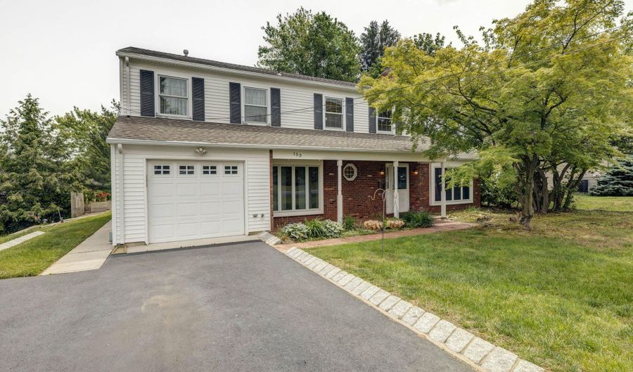 153 12th St, Belford, NJ 07718 - 3 Beds, 3 Bath