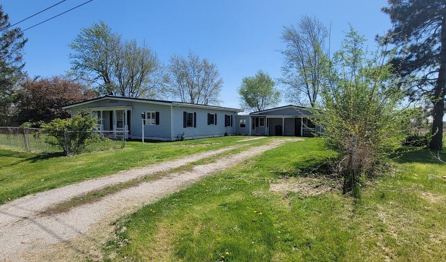 24293 E County Highway 27 Hwy, Canton, IL 61520 - 3 Beds, 2 Bath