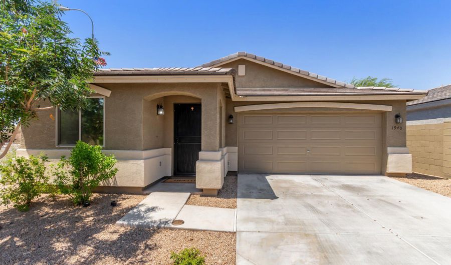 1940 W EXPRESSMAN St, Apache Junction, AZ 85120 - 3 Beds, 2 Bath