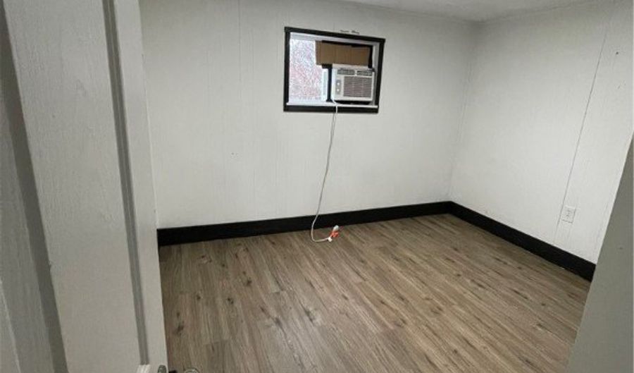 375 McGowan St, Akron, OH 44306 - 5 Beds, 2 Bath