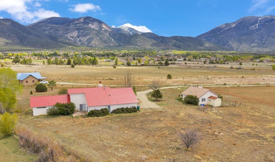 553 Hondo Seco Rd, Arroyo Seco, NM 87514 - 4 Beds, 3 Bath