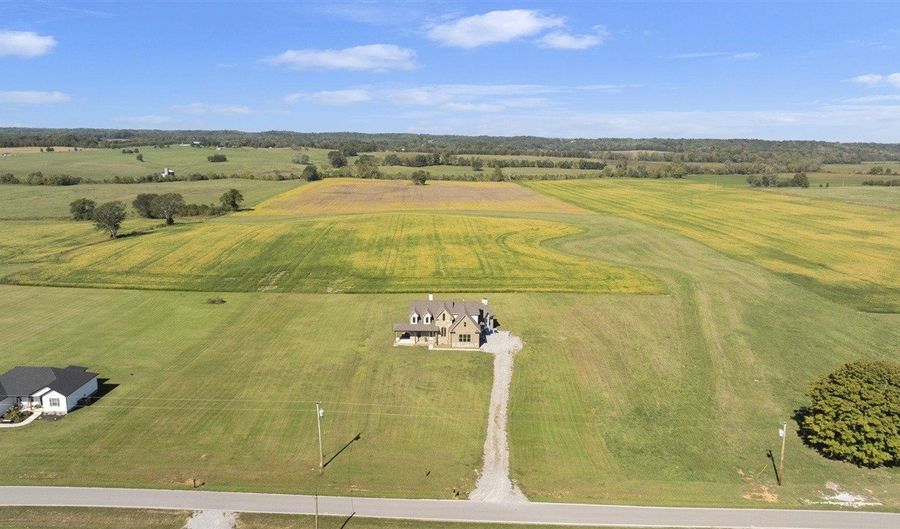 1683 Taylor Barrow Rd, Auburn, KY 42206 - 4 Beds, 3 Bath