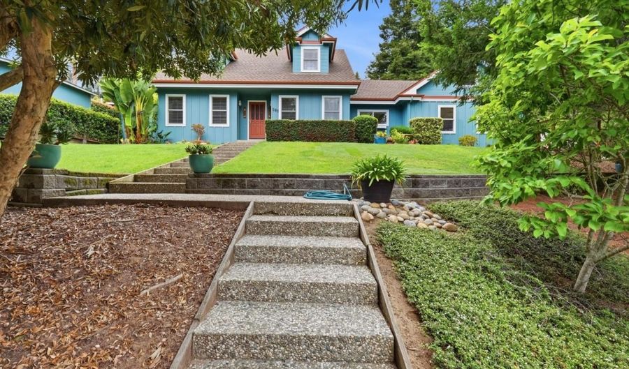 585 Calle Del Sol, Aptos, CA 95003 - 3 Beds, 3 Bath