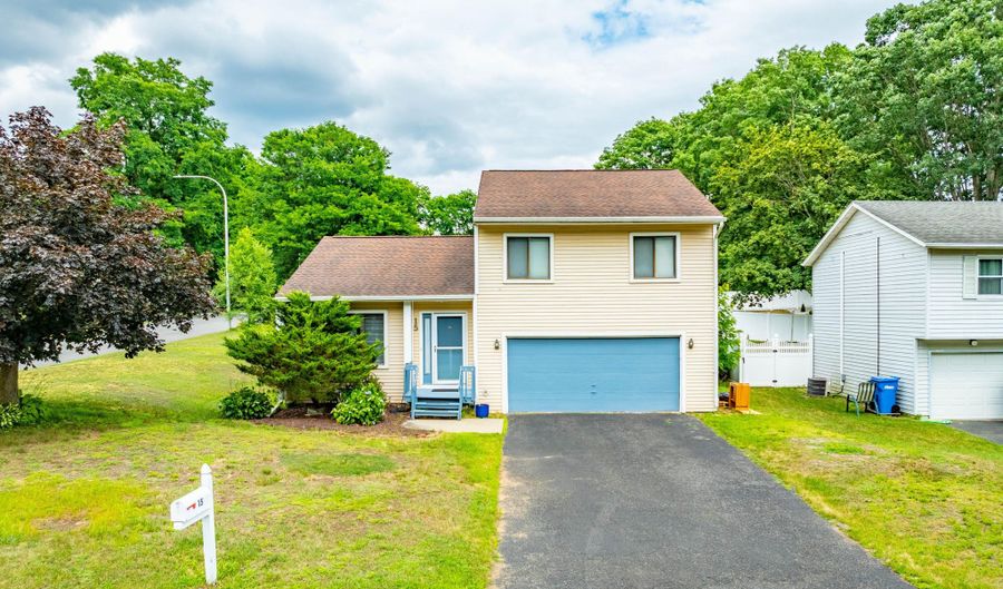 15 W Meadow Dr, Albany, NY 12203 - 3 Beds, 2 Bath