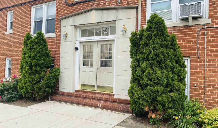 965 AVENUE C 3, Bayonne, NJ 07002 - 1 Beds, 1 Bath