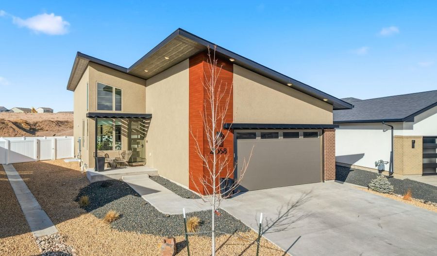 4068 SADDLEBACK Ln, Cheyenne, WY 82001 - 2 Beds, 2 Bath