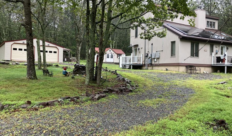 150 Mallard Ln, Albrightsville, PA 18210 - 3 Beds, 2 Bath