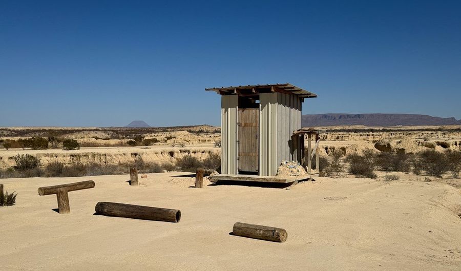 400 N Smiling Dog Trl, Terlingua, TX 79830 - 2 Beds, 2 Bath