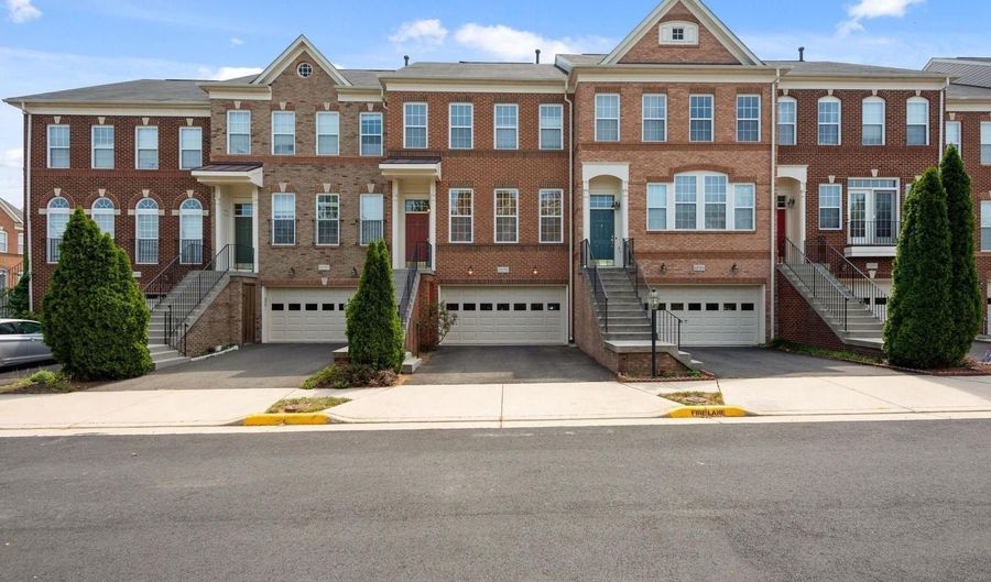 22052 DILWORTH Sq, Broadlands, VA 20148 - 3 Beds, 4 Bath
