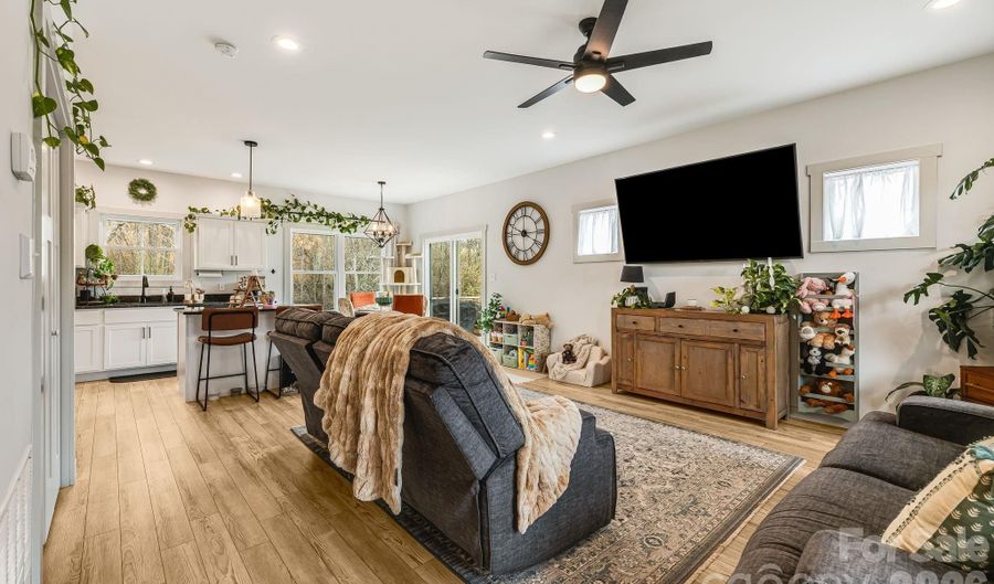 842 Old NC 20 Hwy, Alexander, NC 28701 - 3 Beds, 3 Bath
