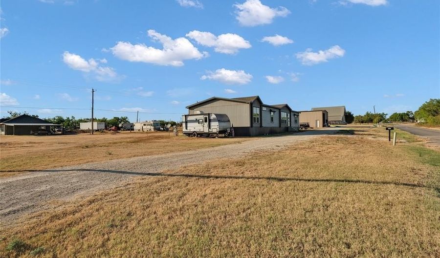 2032 Avenue L, Anson, TX 79501 - 4 Beds, 3 Bath