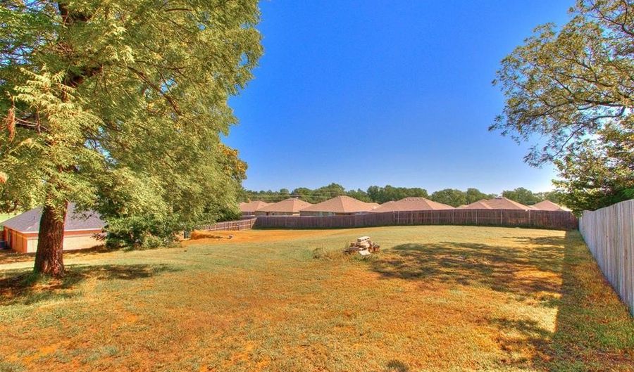 10720 NE 10th St, Midwest City, OK 73130 - 3 Beds, 2 Bath