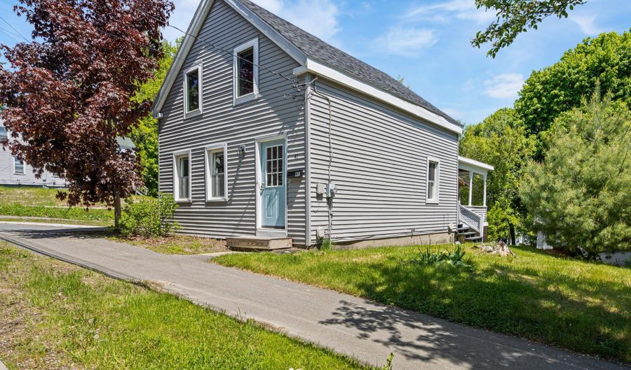 41 Parker St, Bangor, ME 04401 - 3 Beds, 2 Bath