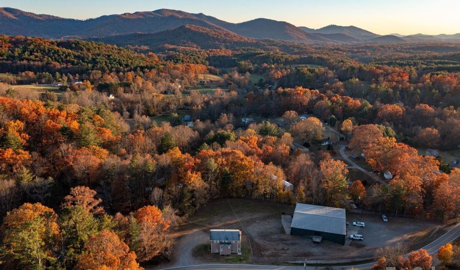 340 Dillingham Cir 1, Asheville, NC 28805 - 2 Beds, 2 Bath