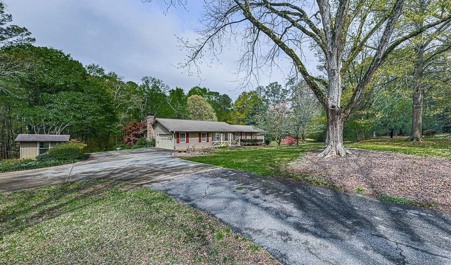 4445 Moon Station Ln NW, Acworth, GA 30101 - 3 Beds, 2 Bath