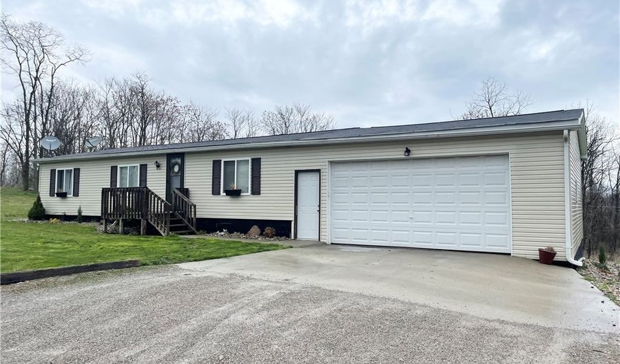 31350 Tunnel Hill Rd, Bowerston, OH 44695 - 3 Beds, 2 Bath