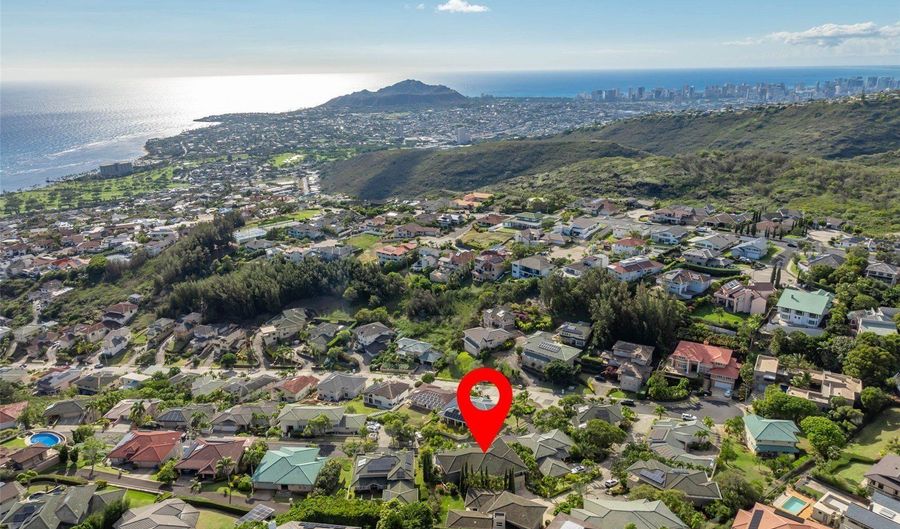 5609 Poola St A, Honolulu, HI 96821 - 4 Beds, 4 Bath