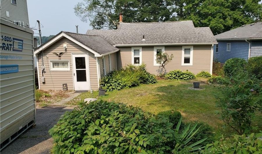 95 Mohawk St, Coventry, RI 02816 - 2 Beds, 1 Bath