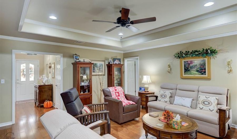 4101 Lakeway Cir, Benton, LA 71006 - 4 Beds, 2 Bath