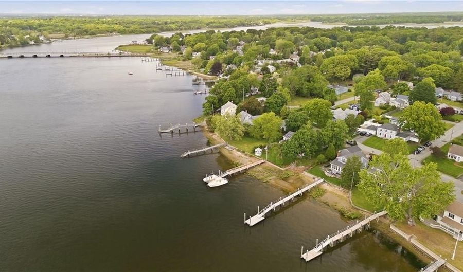11 Opechee Dr, Barrington, RI 02806 - 4 Beds, 3 Bath