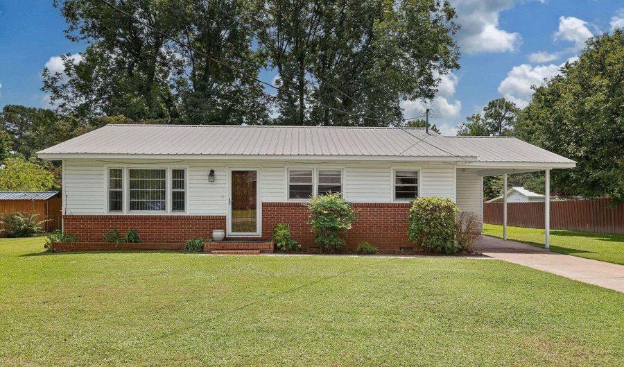611 Fairmont St, Albertville, AL 35950 - 3 Beds, 1 Bath
