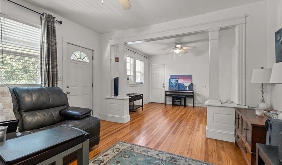 3862 Mendon Rd, Cumberland, RI 02864 - 2 Beds, 2 Bath