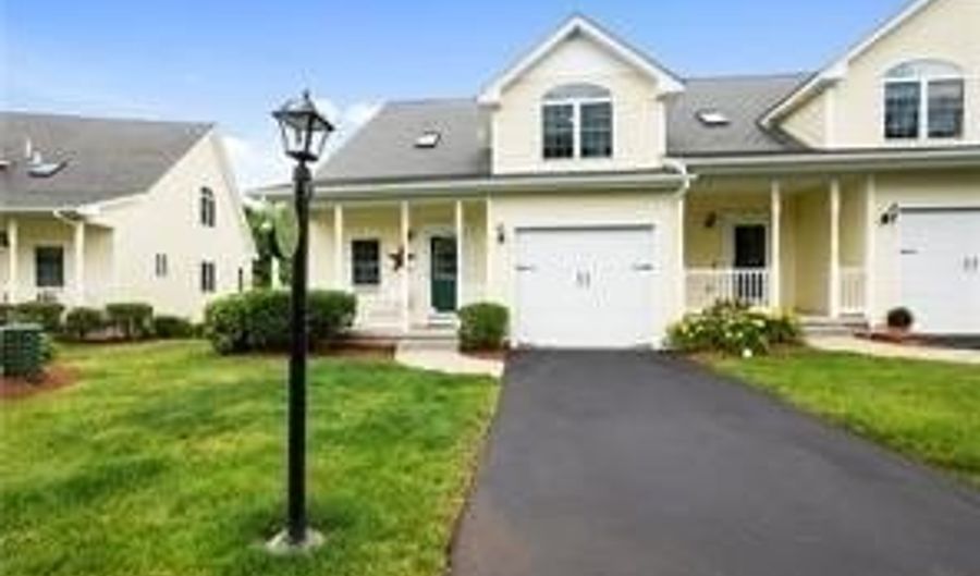 40 Old Louisquisset Pike 801, North Smithfield, RI 02896 - 2 Beds, 3 Bath