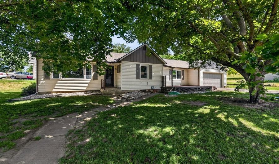 403 North St, Argyle, WI 53504 - 3 Beds, 1 Bath