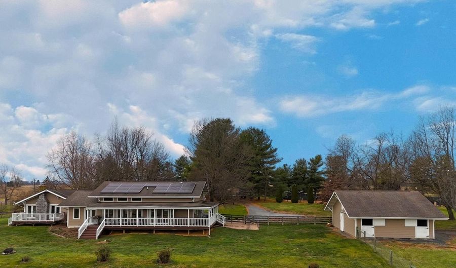 1607 BUCKEYSTOWN Pike, Adamstown, MD 21710 - 3 Beds, 3 Bath