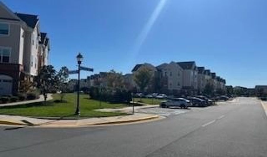 23265 MILLTOWN KNOLL Sq #113, Ashburn, VA 20148 - 2 Beds, 3 Bath