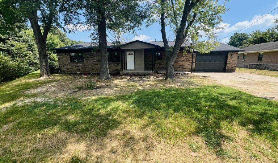 204 N Apple, Beebe, AR 72012 - 3 Beds, 2 Bath