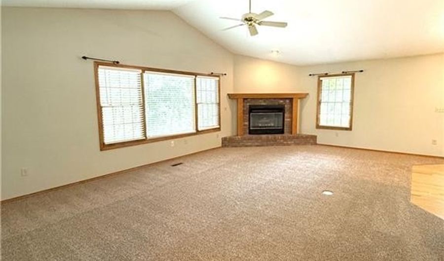 25 Dunbarton Ln, Bella Vista, AR 72715 - 3 Beds, 2 Bath