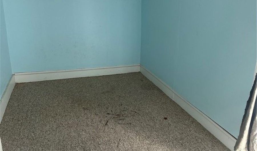 284 S Main St, Andover, OH 44003 - 3 Beds, 2 Bath