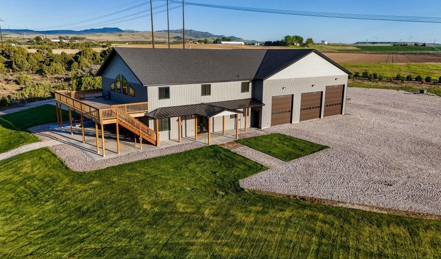 305 Snake River Dr, American Falls, ID 83211 - 3 Beds, 3 Bath