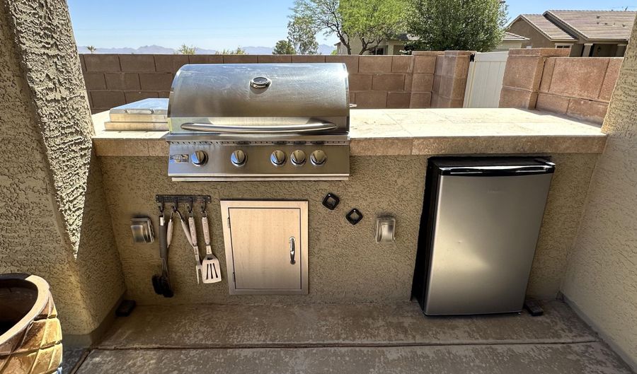 2108 W Moon Milk St, Benson, AZ 85602 - 3 Beds, 2 Bath