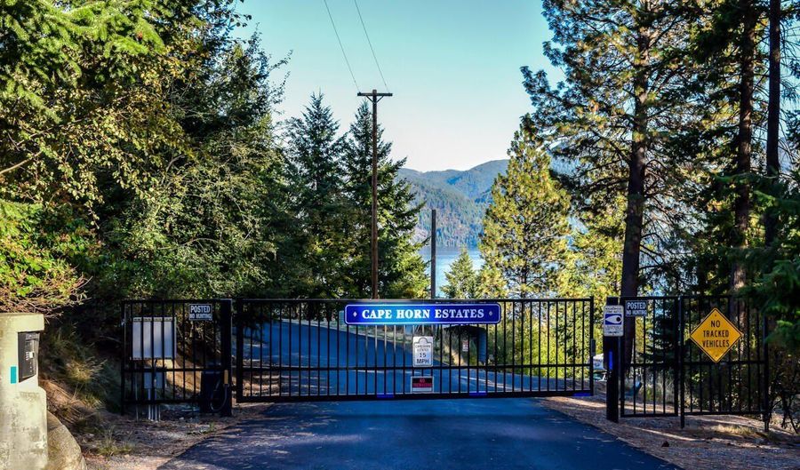 702 Glacier Loop Rd, Bayview, ID 83803 - 2 Beds, 3 Bath