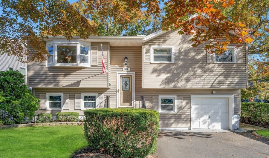 1630 Oakwood Rd, Belmar, NJ 07719 - 4 Beds, 2 Bath