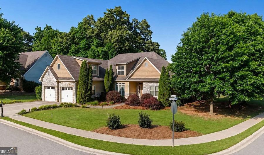 17 Maple Grove Dr, Adairsville, GA 30103 - 4 Beds, 2 Bath