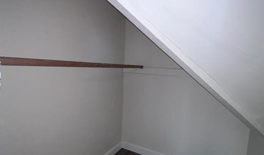 44 Laurel Ct, Bridgeport, CT 06605 - 3 Beds, 1 Bath