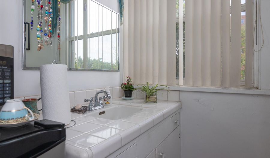 708 W Huron St 3, Ann Arbor, MI 48103 - 0 Beds, 0 Bath